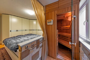 Schlafzimmer und Sauna