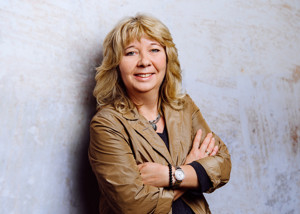 Frau Anja Aß